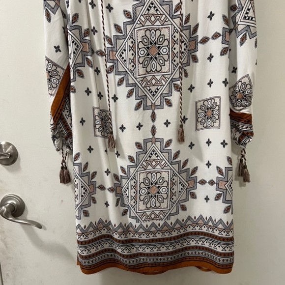 Lovestitch Womens Tribal Print LS Tassel Boho Gypsy Mini Shift Dress Size Medium - Picture 4 of 12
